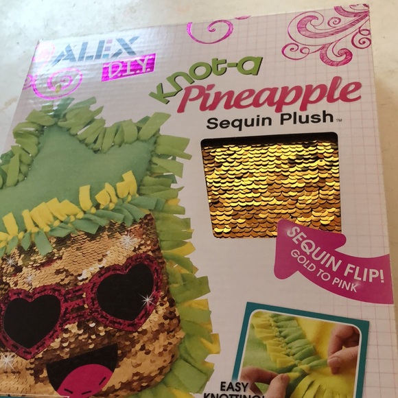 Knot -a pineapple sequin plush - Picture 8 of 8